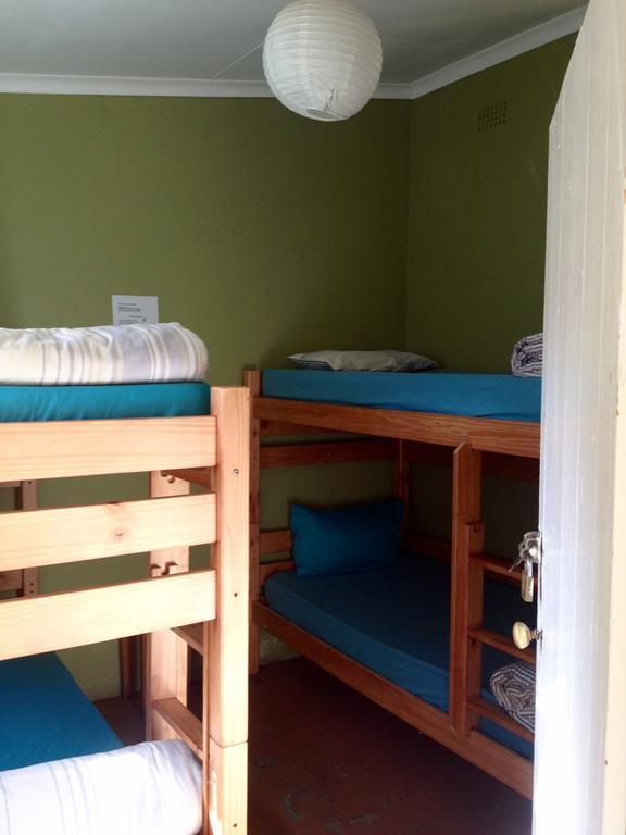 Port Saint Johnʼs Jungle Monkey Backpackersホステル 部屋 写真